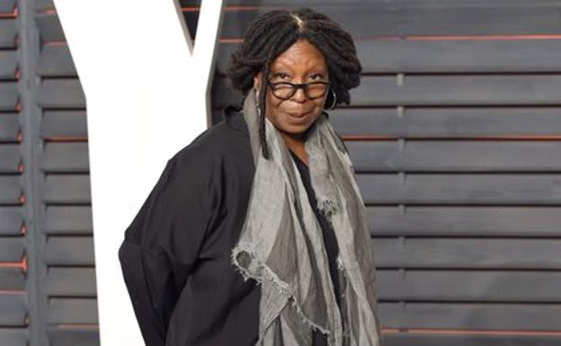 La actriz Whoopi Goldberg, en su papel de Madre Abigail en la serie 'The Sand'. /. Robert Falconer