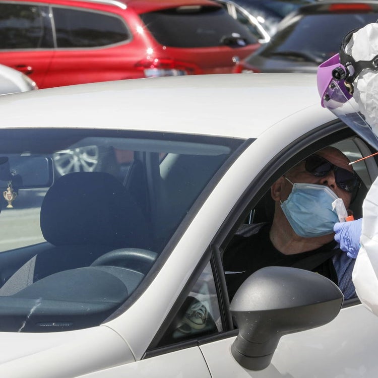 La Comunitat registra 43 muertos y 2.012 nuevos contagios por coronavirus