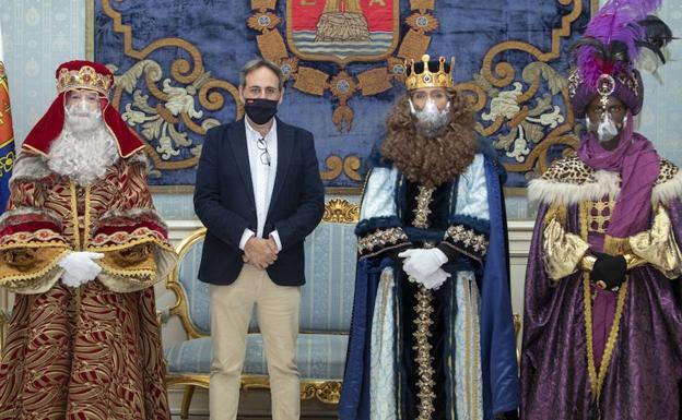 «Cabalgata estática» de Reyes en Alicante: Horario y dónde estarán las carrozas de los Reyes Magos