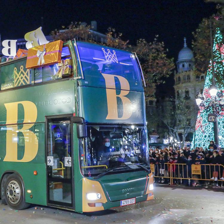 Galiana se escuda en un decreto de hace un mes para justificar las aglomeraciones en la cabalgata de los Reyes en Valencia