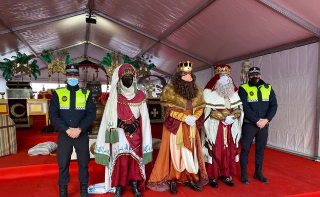 La Policía Local de Alicante impone 21 denuncias y disuelve cinco fiestas en viviendas durante la noche de Reyes