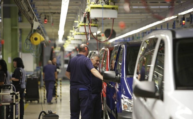 El automóvil pierde un 38% de las ventas valencianas y Ford produce un tercio menos