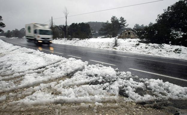 53 quitanieves y 6.335 toneladas de sal para hacer frente a las nevadas en la Comunitat Valenciana