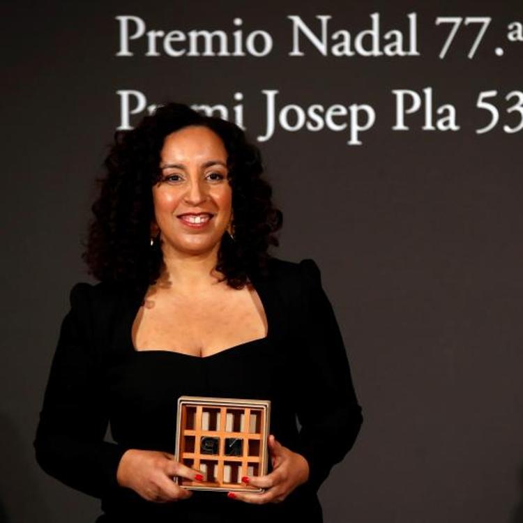 Najat el Hachmi gana el Premio Nadal