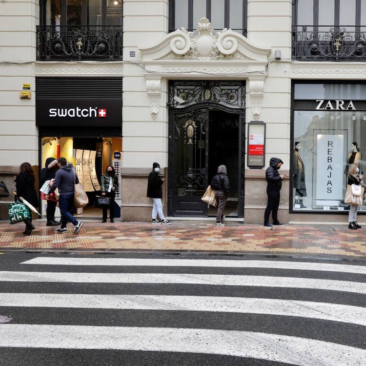 El auge de la venta 'online' y la reducción de aforo complican la campaña de rebajas
