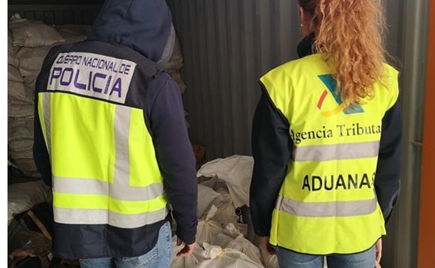 13 detenidos en Valencia tras el hallazgo de media tonelada de cocaína en una nave de Alcàsser