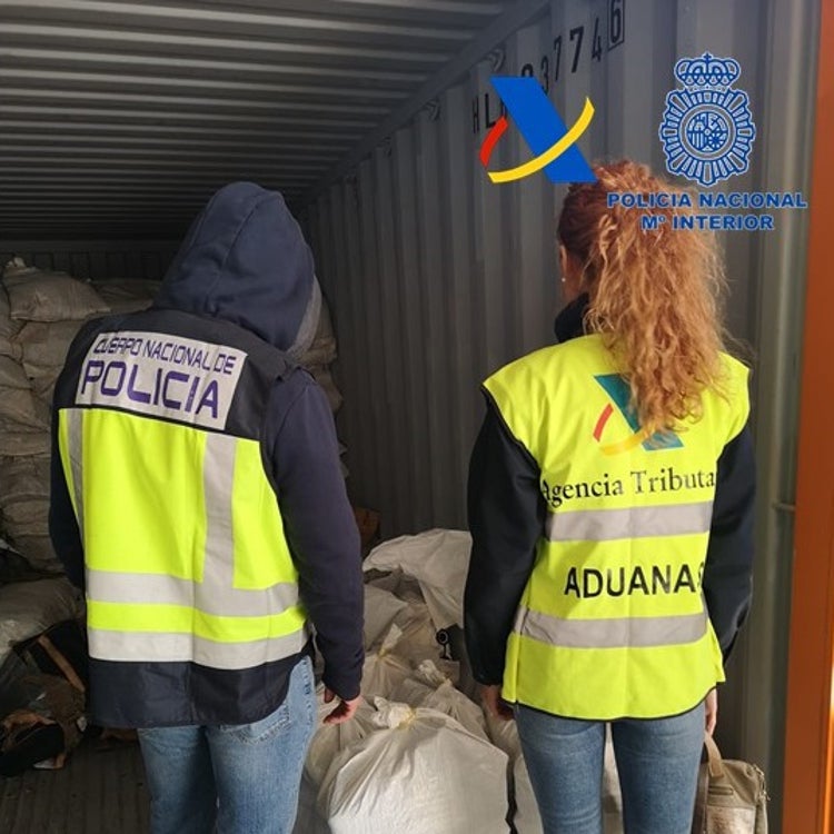 13 detenidos en Valencia tras el hallazgo de media tonelada de cocaína en una nave de Alcàsser