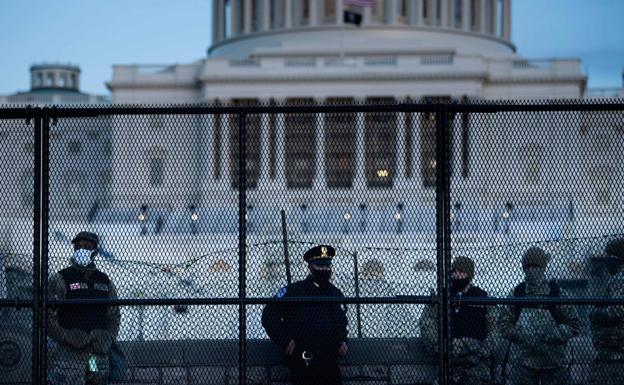 Muere un policía del Capitolio de EE UU herido durante el asalto