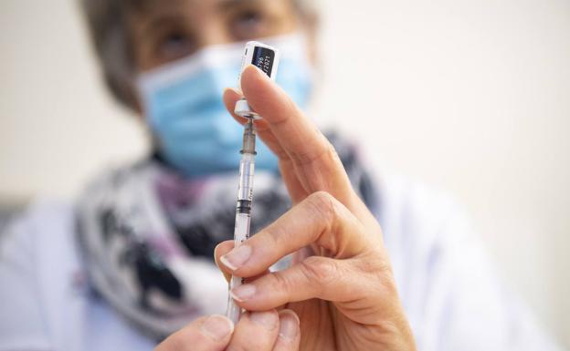 Enfermeras jubiladas se ofrecen gratis para ayudar en la campaña de vacunación contra el Covid