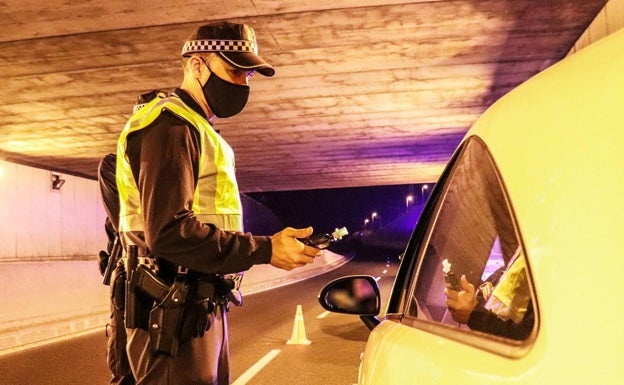 La Policía Local disuelve siete fiestas privadas en viviendas en la noche más gélida del año