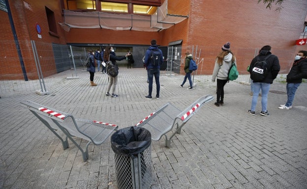 Arrancan los exámenes presenciales en la Universitat entre estrictas medidas de seguridad