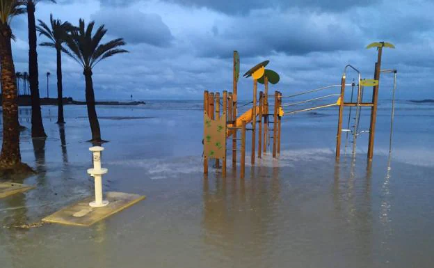 'Filomena' arrasa la costa valenciana y engulle playas de norte a sur