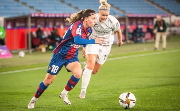 Eva Navarro guía al Levante a la final de la Supercopa