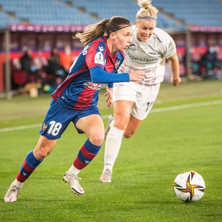 Eva Navarro guía al Levante a la final de la Supercopa
