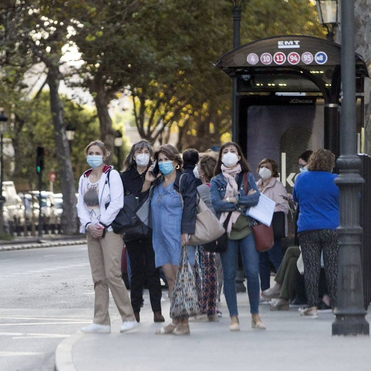 La cifra de pasajeros se desploma casi a la mitaden la EMT en un año