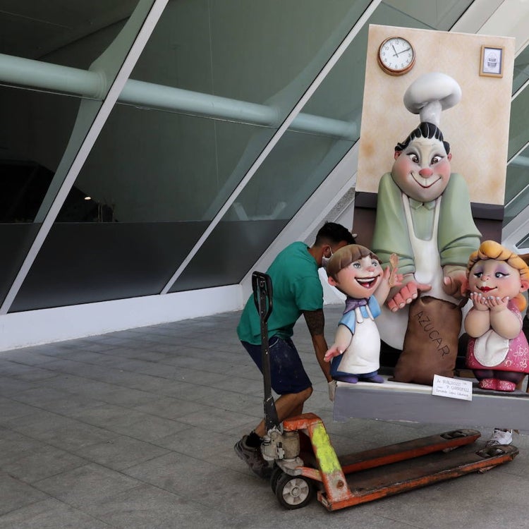 La Junta formaliza el contrato de la Exposición del Ninot pese a las restricciones