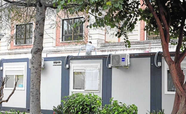 La cifra de sanitarios de baja o en cuarentena se triplica desde Navidad en la Comunitat Valenciana