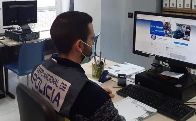 La estafa de moda se cobra dos detenidos en Alicante por suplantar a técnicos de Microsoft