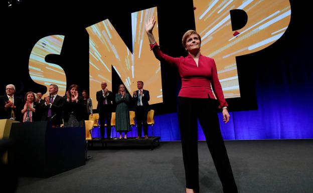 La formación liderada por Nicola Sturgeon busca una vía alternativa hacia la independencia. /REUTERS