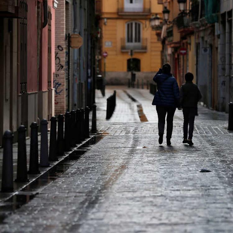 El Consell endurece las medidas y encierra a la mitad de la población