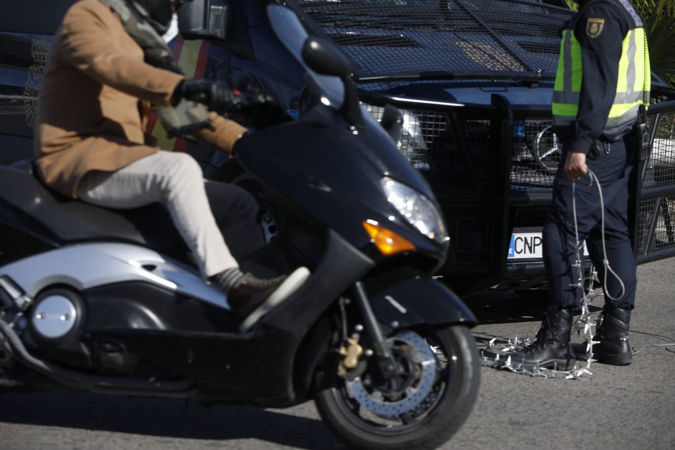 Atascos en Valencia antes del cierre perimetral de la ciudad