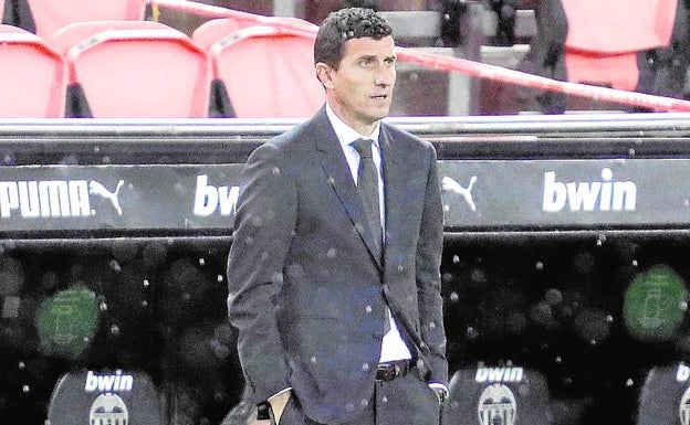 Javi Gracia: «El club no aceptó mi dimisión, por eso continuo aquí»