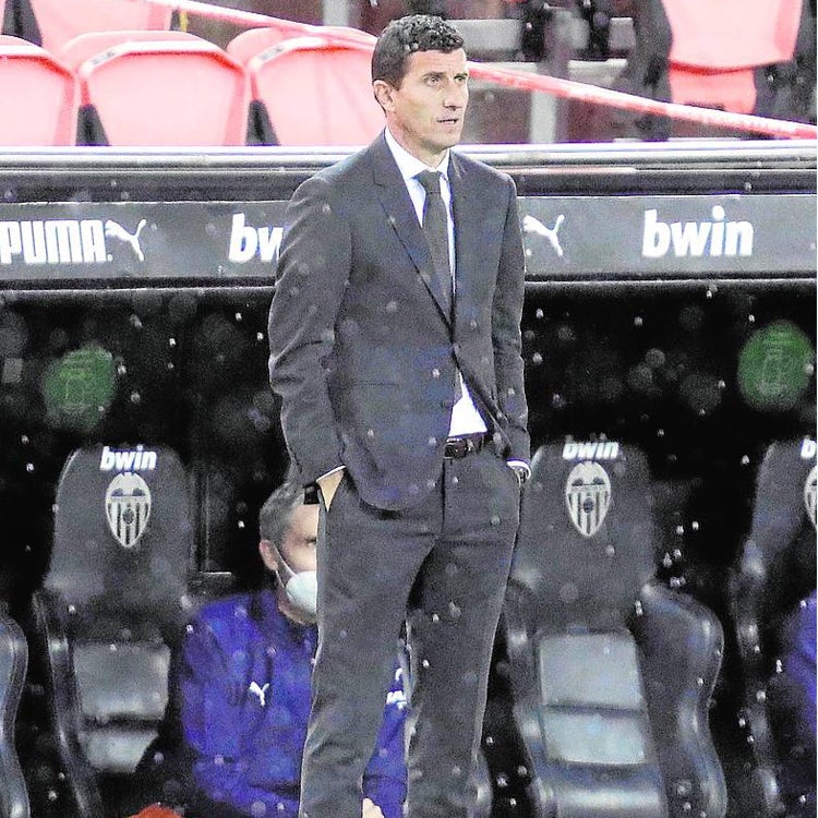 Javi Gracia: «El club no aceptó mi dimisión, por eso continuo aquí»