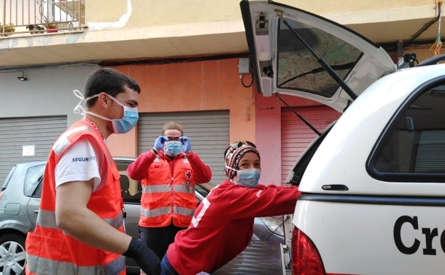 Cruz Roja atiende a unas 4.000 personas en Alzira desde que se inició la pandemia