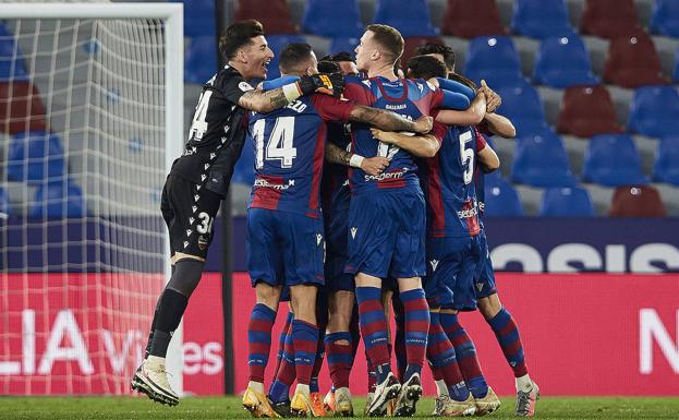 El Levante toca el cielo de las semifinales