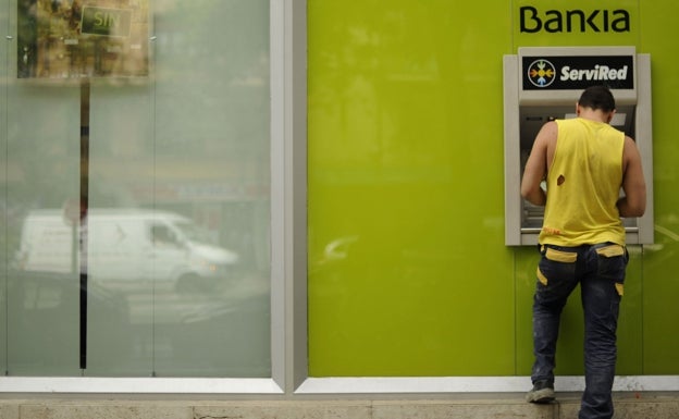 Un juez prohíbe a cinco ladronas reincidentes acercarse a las sucursales bancarias en Valencia