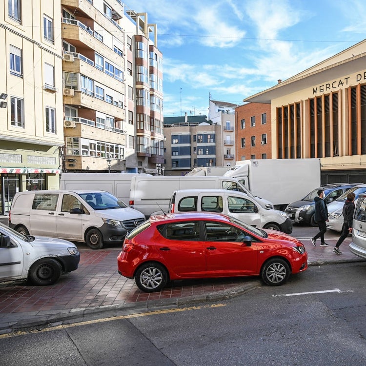 Pavimentos grises, bancos y juegos para el nuevo centro peatonal de Ruzafa