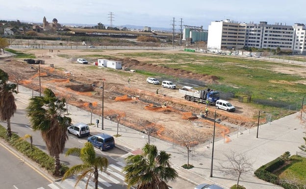 El Ayuntamiento limita a sólo cinco años la cesión de un solar para las cocheras de la línea 10 del tranvía