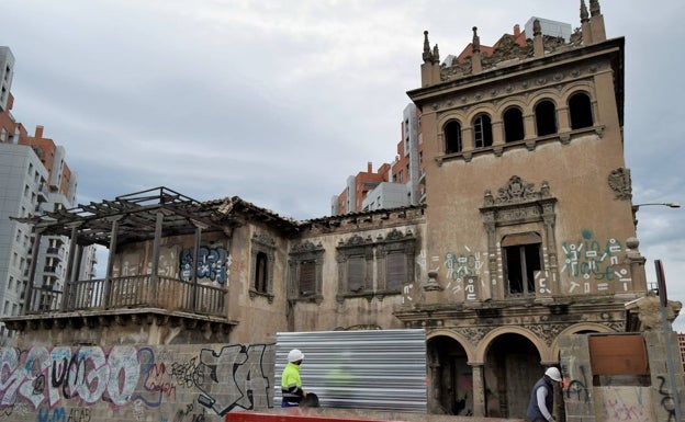 Burjassot inicia los trabajos para rehabilitar el chalé de Garín con medio millón de euros