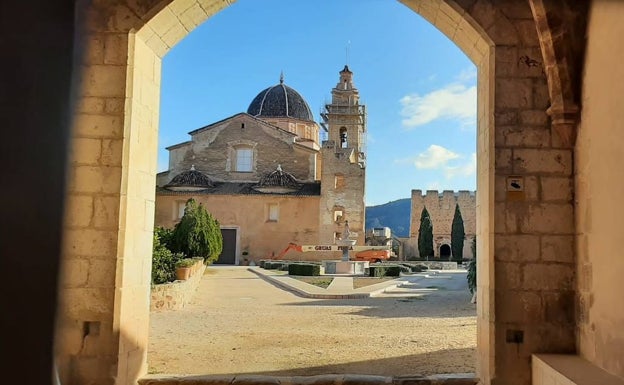 Cultura no sabe si puede colocar los florones en el monasterio de Simat