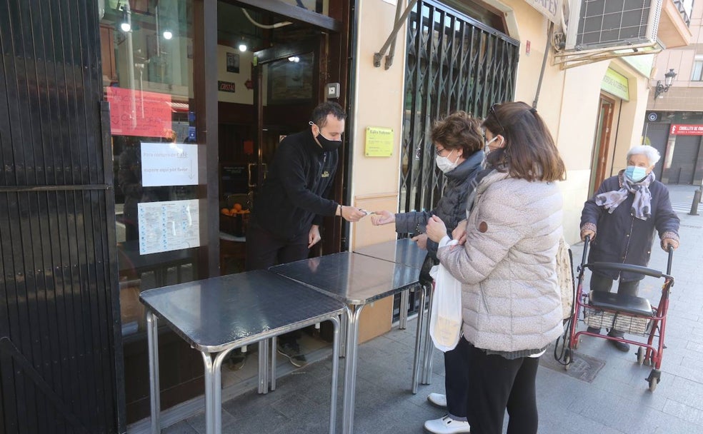 «He vendido un refresco después de todo un día»