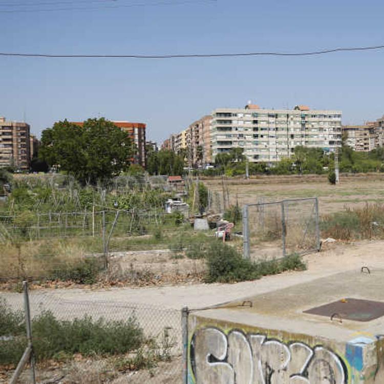 Compromís acerca posturas con vecinos y clubes deportivos de Benimaclet