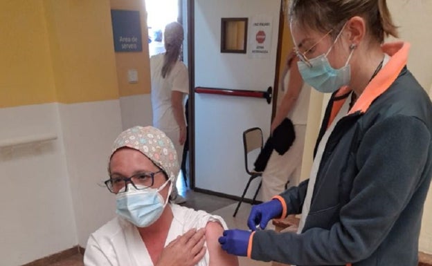 Finaliza el proceso de vacunación en las residencias de Carlet y Enguera