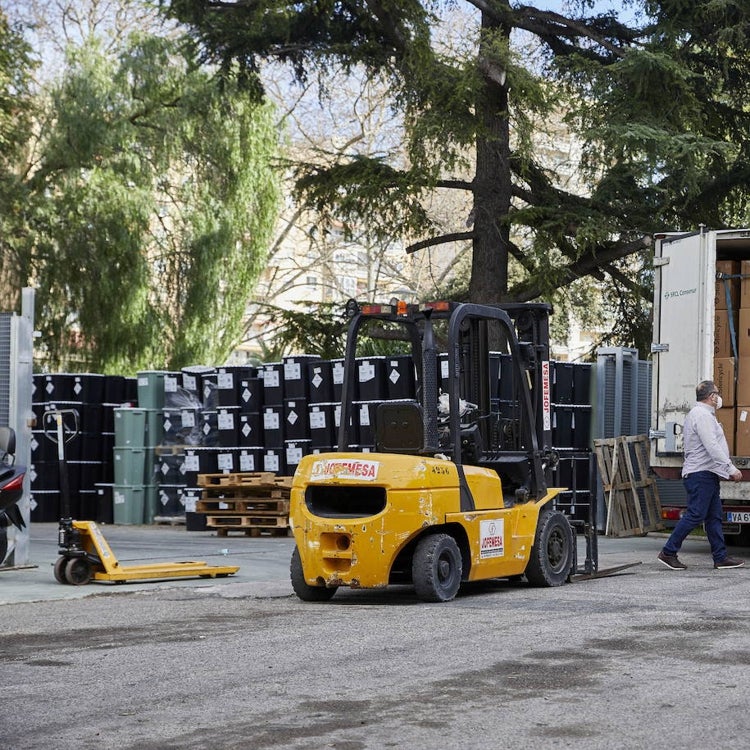 La planta de residuos de Buñol lleva atascada año y medio y aún tardará meses