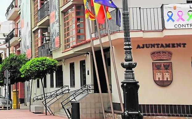 El Ayuntamiento de Alcúdia mantiene el servicio gratuito de autobus al hospital