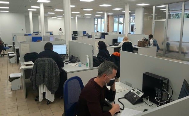 Los rastreadores del Hospital General realizan una media de 1.200 llamadas diarias