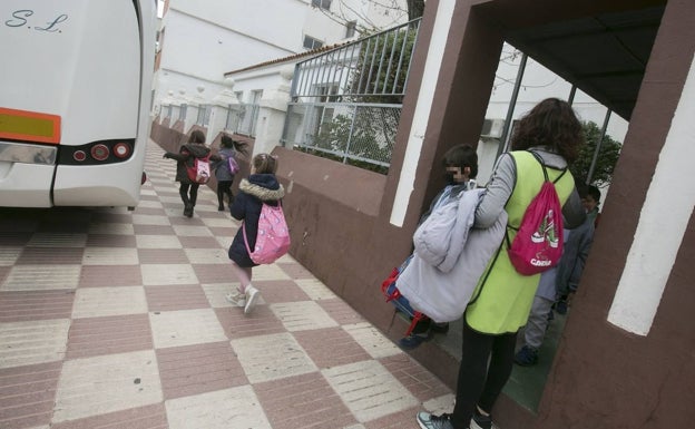 Con el comedor a un kilómetro del colegio