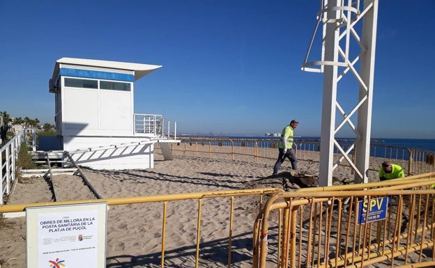 Puçol acomete la reforma de la posta sanitaria y mejoras en la torre de vigilancia de la playa