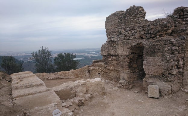 La Font halla la alcazaba islámica del Rebollet que certifica que el castillo tuvo tres alturas en el XII