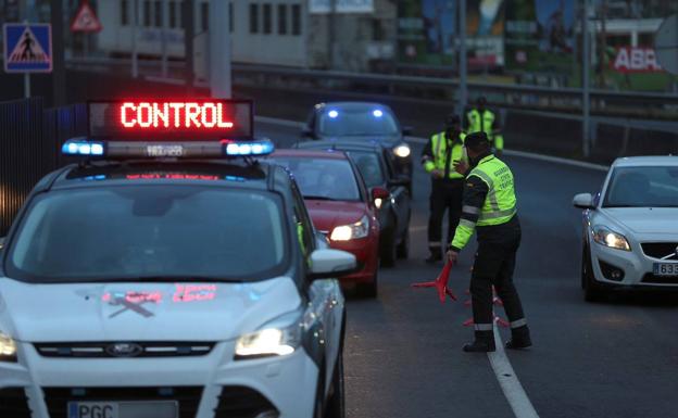 Detenida una pareja con seis kilos de cocaína oculta en un vehículo en la A-3 en Chiva