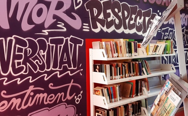 La Biblioteca de Almussafes suma ya cerca de 300 libros en su Rincón de la Igualdad