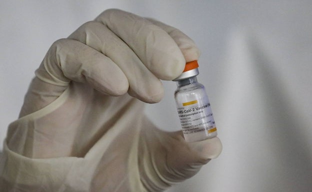 Alicante comienza a vacunar a más de 2.300 mayores de 90 años y grandes dependientes no institucionalizados