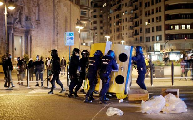 Sandra Gómez: «Algunas actuaciones policiales ni muchísimo menos han ayudado a calmar la situación»