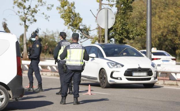 La incidencia acumulada baja a 250 en algunas ciudades confinadas, pero seguirán cerradas hasta marzo