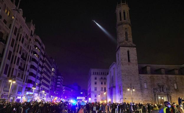 Un diputado de Compromís denuncia a un policía que le dio un porrazo en la marcha por Pablo Hasel