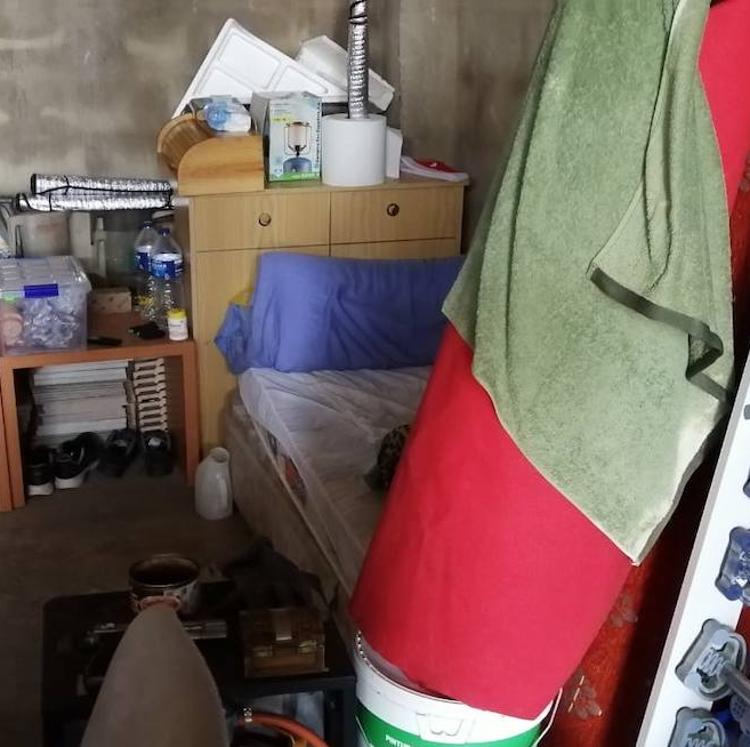Encierra a un anciano en una caseta de campo en Silla para vaciarle la cuenta bancaria